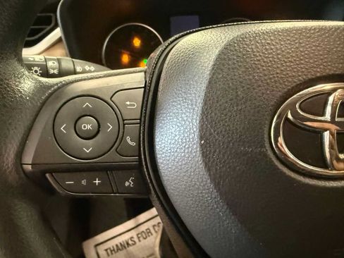 Used 2021 Toyota RAV4 XLE w/ Convenience Package AWD/4WD image 30
