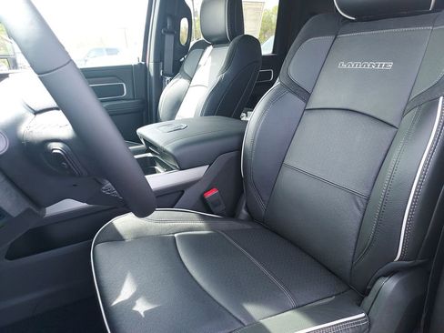 New 2026 RAM 2500 Laramie AWD/4WD image 17