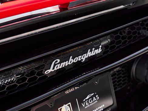 Used 2023 Lamborghini Huracan EVO RWD image 12