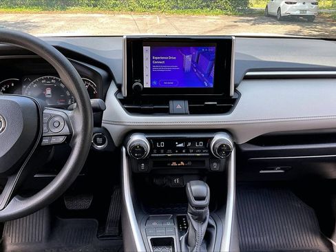 Used 2024 Toyota RAV4 XLE FWD image 9
