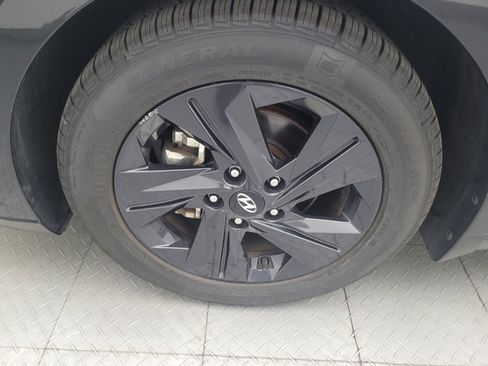 Used 2023 Hyundai Elantra SEL FWD image 31