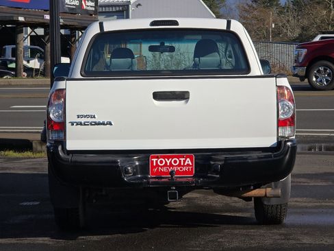 Used 2011 Toyota Tacoma PreRunner image 5