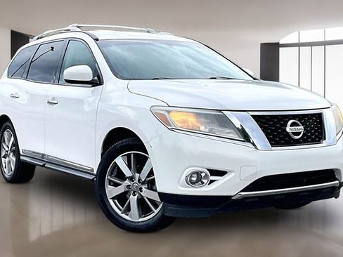 Used 2013 Nissan Pathfinder Platinum AWD/4WD image 3