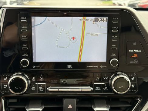 Used 2021 Toyota Highlander Limited image 28