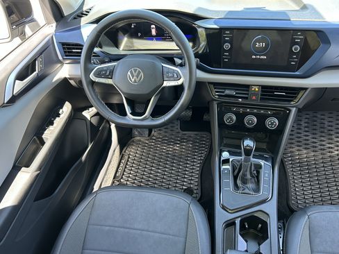 Used 2023 Volkswagen Taos SE FWD image 12