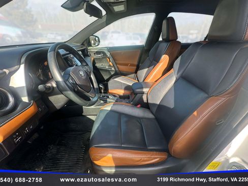 Used 2017 Toyota RAV4 SE image 15