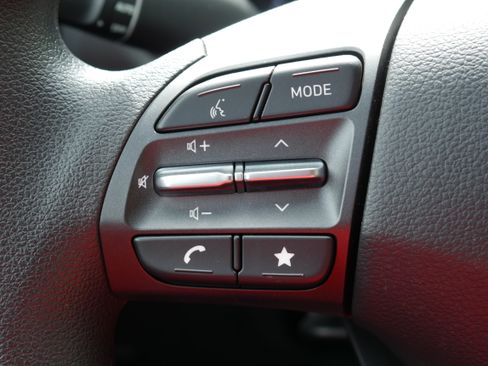 Used 2023 Hyundai Kona SEL AWD/4WD image 23
