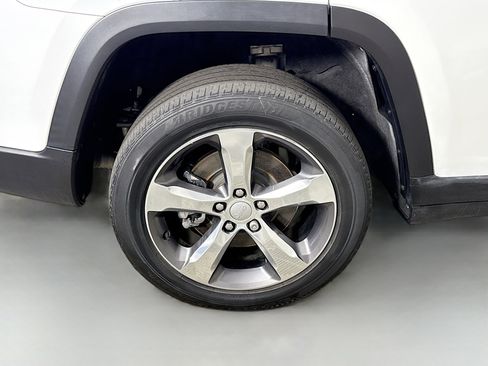 Used 2022 Jeep Grand Cherokee L Limited RWD image 33