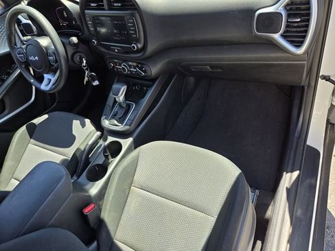 Used 2023 Kia Soul LX FWD image 18