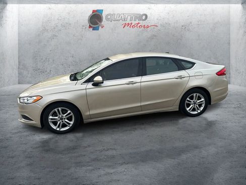 Used 2018 Ford Fusion SE w/ Fusion SE Technology Package FWD image 2