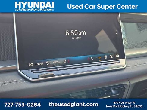 Used 2025 Volkswagen Tiguan SE w/ Panoramic Sunroof Package image 28