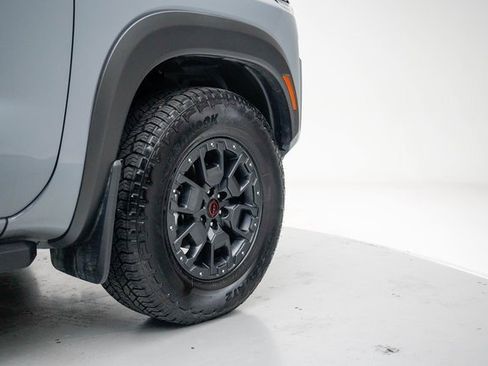 Used 2024 Nissan Frontier PRO-4X w/ Pro Premium Package image 11