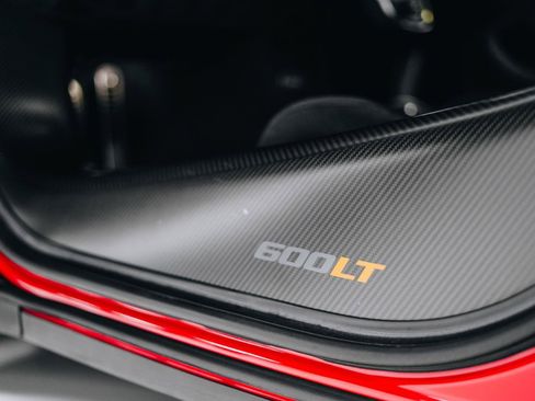 Used 2019 McLaren 600LT RWD image 17