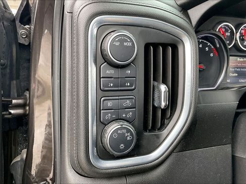 Used 2021 Chevrolet Silverado 1500 LT Trail Boss w/ Convenience Package II AWD/4WD image 13