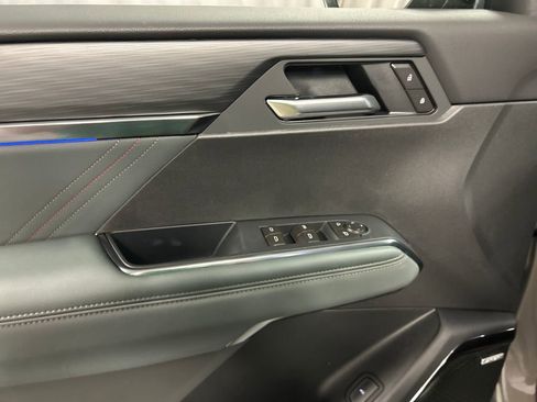 New 2026 GMC Acadia AT4 w/ Luxury Package AWD/4WD image 12