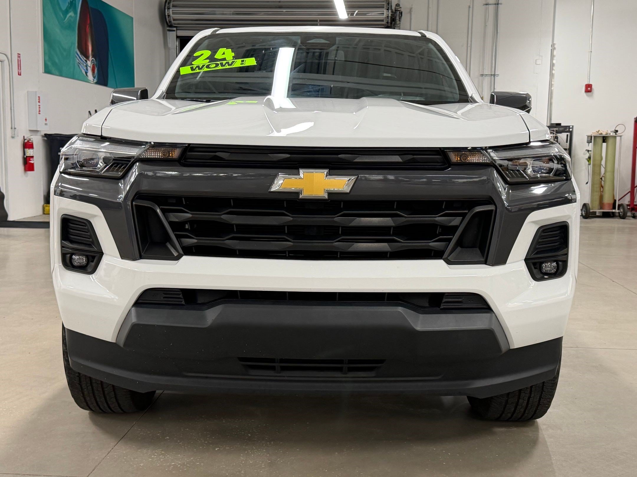 Used 2024 Chevrolet Colorado LT w/ LT Convenience Package III RWD image 6
