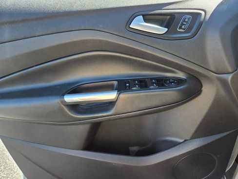 Used 2018 Ford Escape SE w/ Ford Safe & Smart Package AWD/4WD image 32
