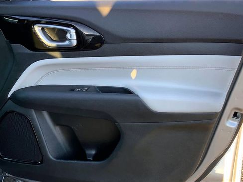 Used 2024 Jeep Compass Limited image 21