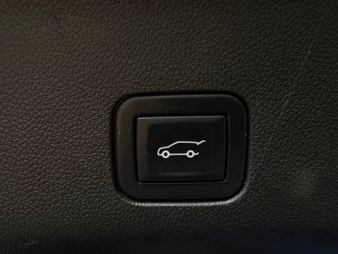 Used 2022 GMC Yukon AT4 AWD/4WD image 13