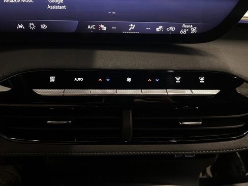 Used 2025 Buick Enclave Preferred image 34