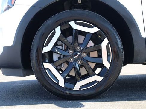 Certified 2025 Kia Telluride S AWD/4WD image 9