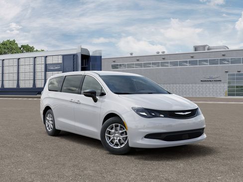 New 2026 Chrysler Voyager LX image 3