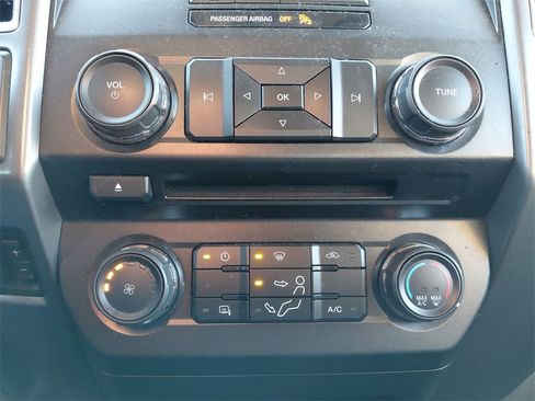 Used 2017 Ford F350 XLT w/ XLT Value Package image 38