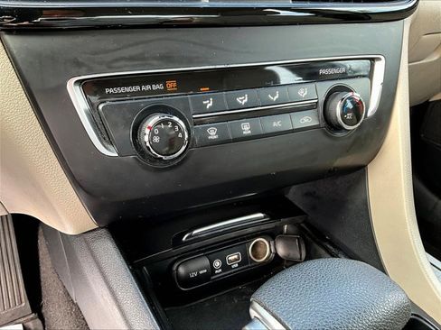 Used 2016 Kia Optima LX FWD image 23