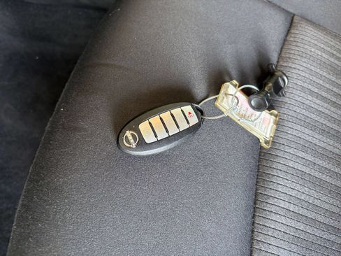 Used 2025 Nissan Altima 2.5 SV FWD image 25