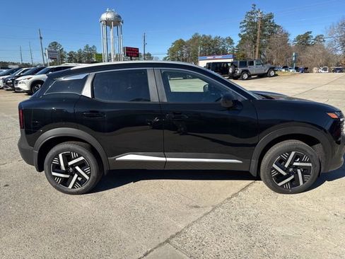 New 2026 Nissan Kicks SV image 5