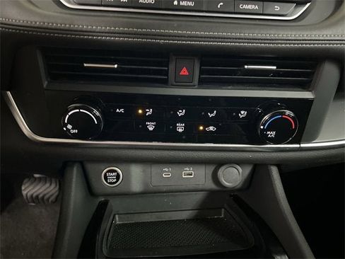 Used 2023 Nissan Rogue S image 17