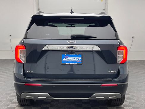 Used 2023 Ford Explorer XLT w/ Equipment Group 202A AWD/4WD image 8