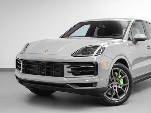New 2025 Porsche Cayenne E-Hybrid image 58