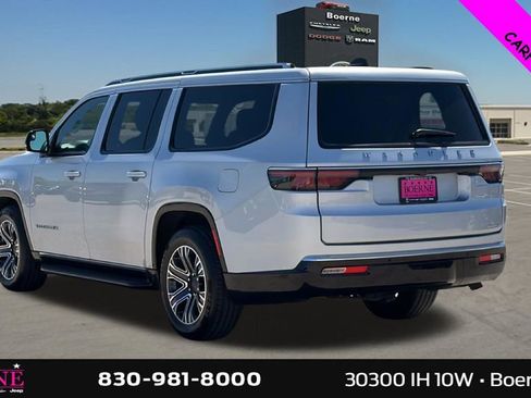 Used 2024 Jeep Wagoneer L Series II w/ Flexible Seating Group AWD/4WD image 5