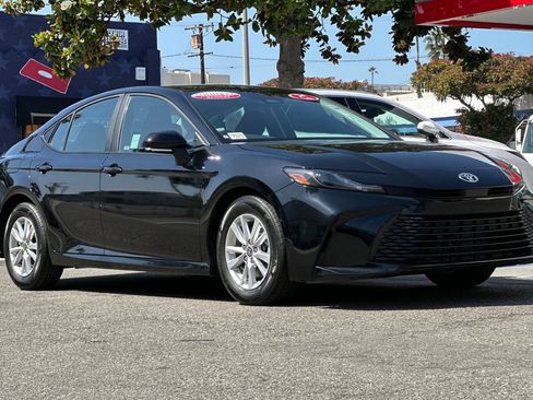 Used 2025 Toyota Camry LE FWD image 1