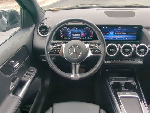 Used 2025 Mercedes-Benz GLA 250 image 18