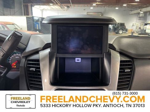 Used 2019 Chevrolet Suburban LT image 30