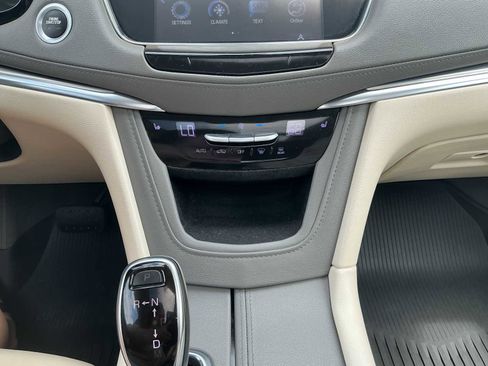 Used 2019 Cadillac XT5 Luxury FWD image 14