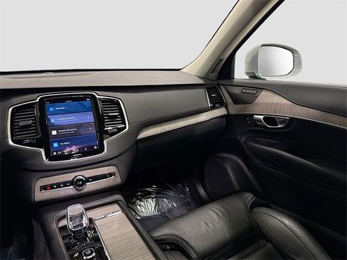 Used 2024 Volvo XC90 B6 Ultimate image 24