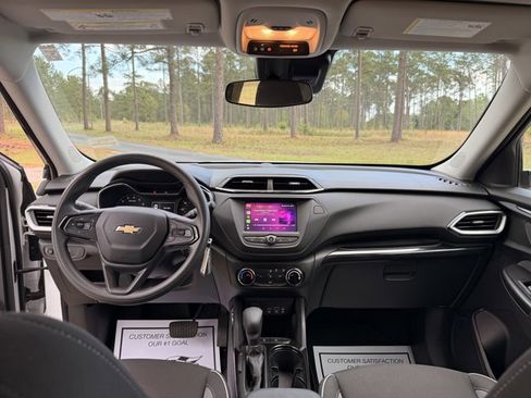 Used 2023 Chevrolet TrailBlazer LS image 16