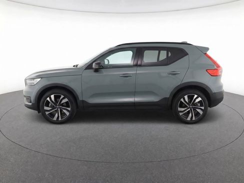 Certified 2023 Volvo XC40 B5 Plus w/ Protection Package Premier AWD/4WD image 9