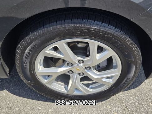 Used 2020 Chevrolet Equinox LT w/ LPO, Cargo Package FWD image 21