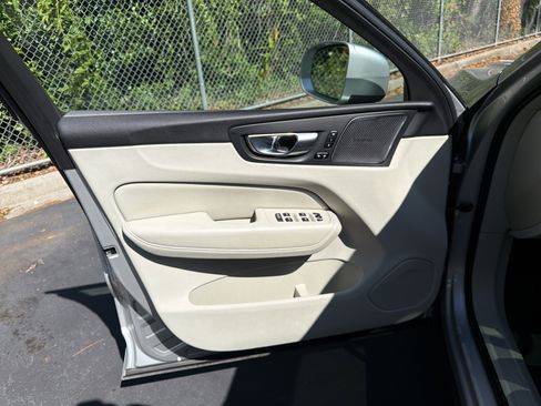 Certified 2021 Volvo XC60 T6 Inscription w/ Advanced Package AWD/4WD image 14