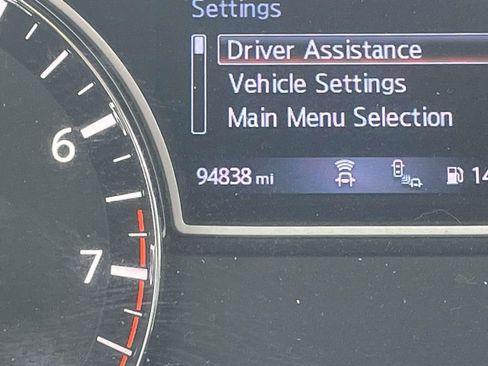 Used 2020 Nissan Pathfinder SL image 19