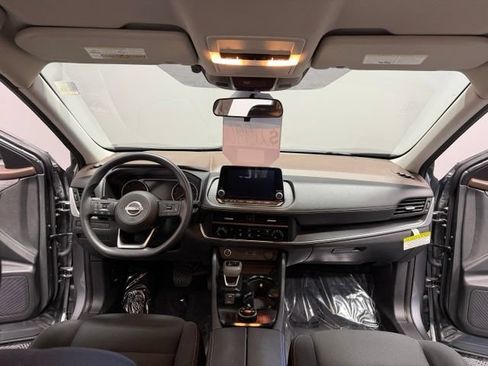 Used 2023 Nissan Rogue S AWD/4WD image 31