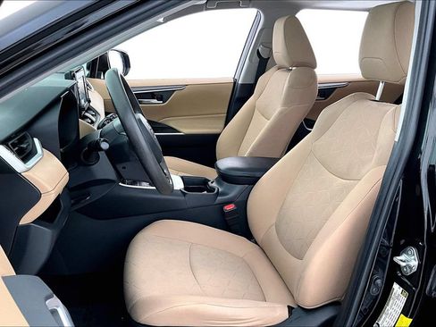 Used 2020 Toyota RAV4 XLE w/ Convenience Package AWD/4WD image 31