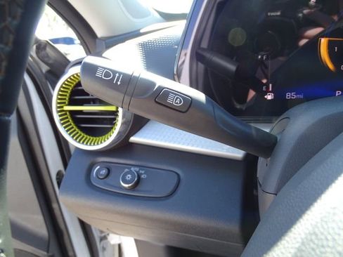 Used 2024 Chevrolet Trax LT w/ Driver Confidence Package image 16