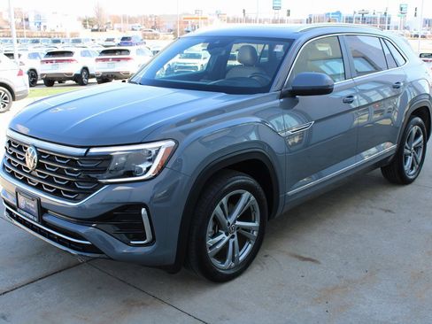 Certified 2024 Volkswagen Atlas Cross Sport SEL R-Line image 3