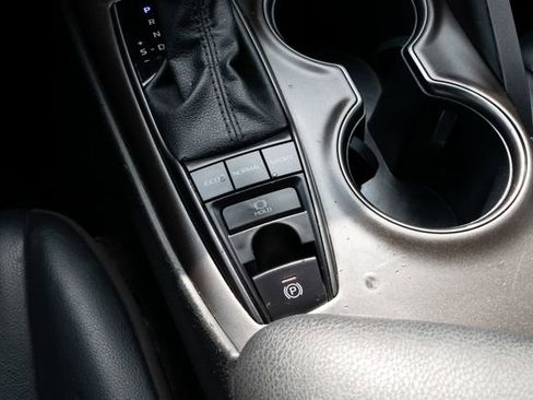 Used 2022 Toyota Camry SE image 31