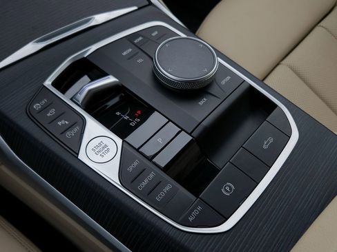 Used 2025 BMW 430i Convertible w/ Convenience Package image 15